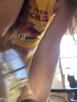 Snapshot of KittyWhispers chatting on January 15, 2025, 4:32 pm KittyWhispers online show from January 15, 2025, 4:32 pm