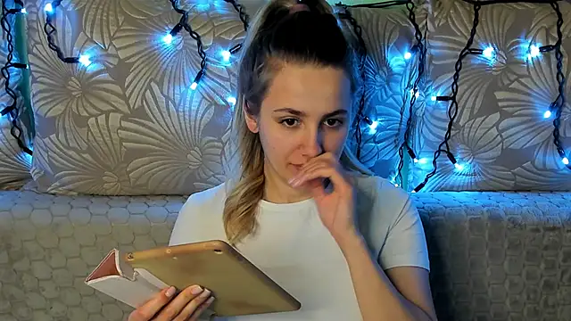 MaggieCake online show from March 8, 2026, 2:04 am