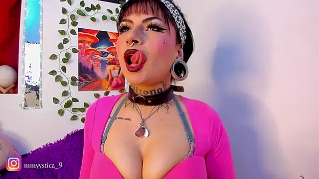 Snapshot of Rainnbow_ chatting on February 4, 2026, 4:29 am Rainnbow online show from February 4, 2026, 4:29 am