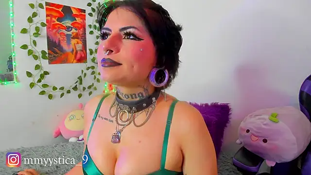 Rainnbow  online show from March 11, 2026, 7:36 am