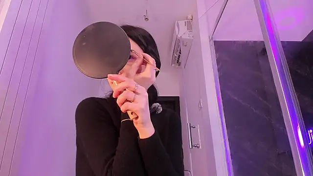 realhotfallingdevil online show from March 3, 2026, 4:51 am