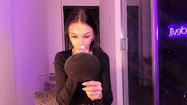 realhotfallingdevil online show from March 6, 2026, 5:26 am