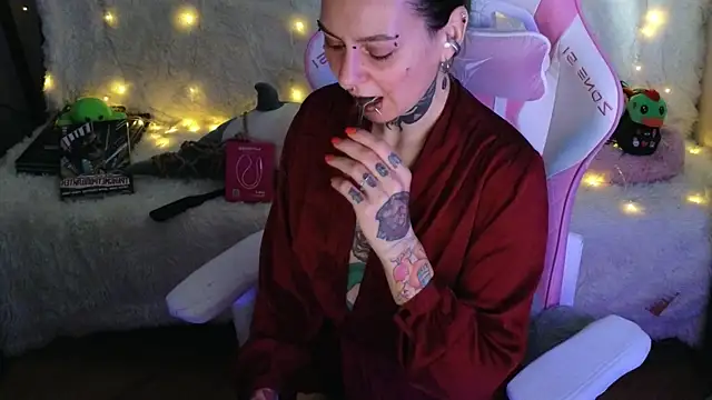 Ginger Stay online show from April 14, 2026, 8:31 am