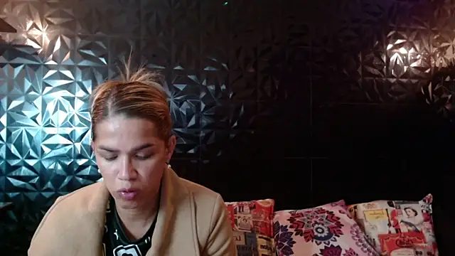 Snapshot of PINK__LOLA1 chatting on June 11, 2026, 12:32 am PINK LOLA1 online show from June 11, 2026, 12:32 am