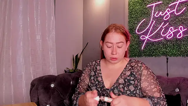 Snapshot of hannamartinn chatting on October 9, 2025, 3:43 pm hannamartinn online show from October 9, 2025, 3:43 pm