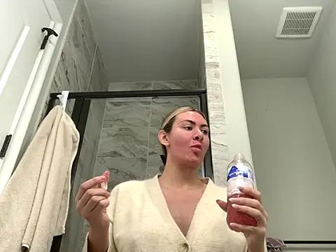 Snapshot of Alyssa_rhoades chatting on November 28, 2025, 9:28 pm Alyssa rhoades online show from November 28, 2025, 9:28 pm