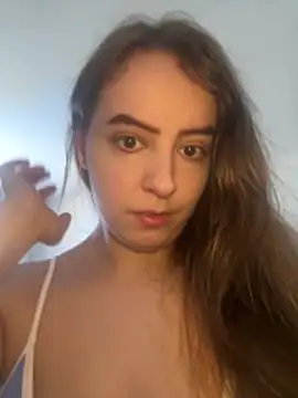 eleonoree online show from June 19, 2026, 3:38 pm
