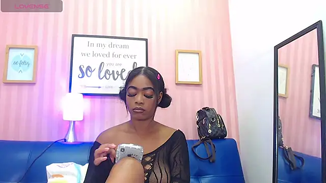 Snapshot of EvelynHeather chatting on March 8, 2025, 2:51 pm EvelynHeather online show from March 8, 2025, 2:51 pm