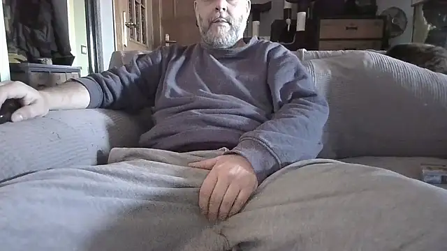 naked bear online show from January 11, 2026, 9:58 am