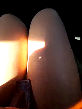 Snapshot of Dirtyfeelin chatting on October 20, 2025, 10:16 am Dirtyfeelin online show from October 20, 2025, 10:16 am