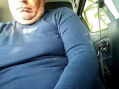 Snapshot of totino975 chatting on December 6, 2024, 8:37 am totino975 online show from December 6, 2024, 8:37 am