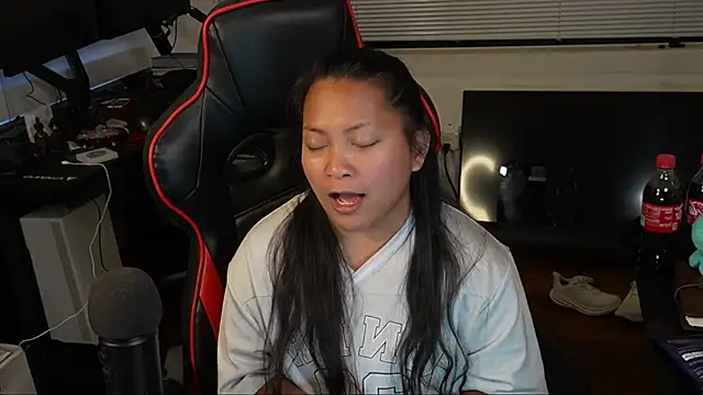 Bubbleliyah online show from February 19, 2025, 3:06 am