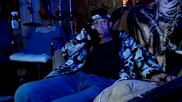 justinewe69 online show from December 14, 2025, 9:03 am