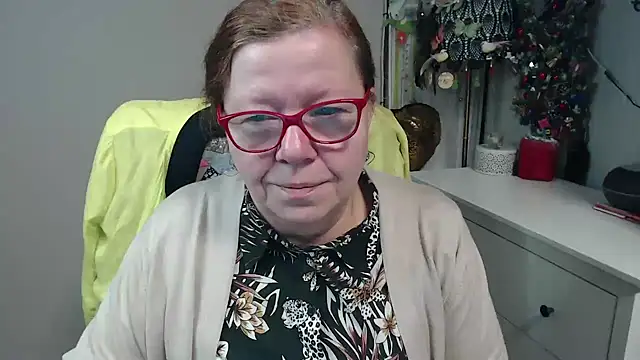 Snapshot of Adelewildx chatting on December 19, 2025, 4:30 am Adelewildx online show from December 19, 2025, 4:30 am