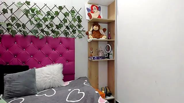 BellaBellosinia online show from January 10, 2026, 3:08 am