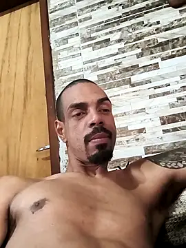 Snapshot of Latrel01 chatting on November 8, 2025, 8:07 pm Latrel01 online show from November 8, 2025, 8:07 pm