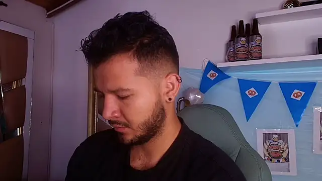 Snapshot of mister_miike chatting on October 2, 2025, 3:02 am mister miike online show from October 2, 2025, 3:02 am