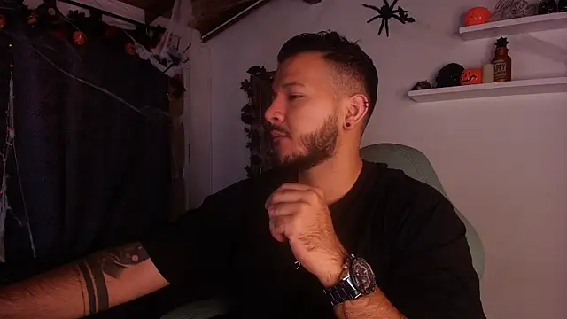 Snapshot of mister_miike chatting on October 30, 2025, 3:08 am mister miike online show from October 30, 2025, 3:08 am