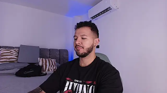 Snapshot of mister_miike chatting on November 9, 2025, 3:16 am mister miike online show from November 9, 2025, 3:16 am