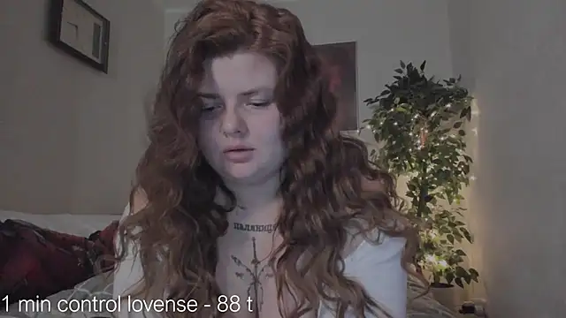 Snapshot of Eva_Shameless chatting on February 17, 2025, 2:48 pm Eva Shameless online show from February 17, 2025, 2:48 pm