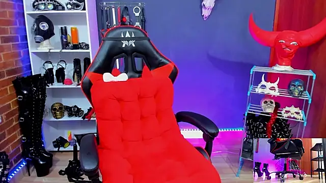 Mistress Yelena online show from March 5, 2026, 1:01 am