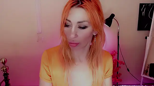 Snapshot of AnnieGOld_ chatting on December 27, 2024, 10:26 pm AnnieGOld online show from December 27, 2024, 10:26 pm