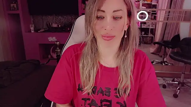 AnnieGOld  online show from March 1, 2026, 10:12 pm