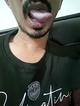 Snapshot of dreamtoungelick69 chatting on November 13, 2025, 5:01 pm dreamtoungelick69 online show from November 13, 2025, 5:01 pm