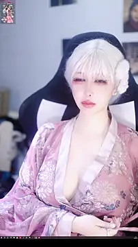 Snapshot of candy_cola chatting on February 3, 2026, 7:19 pm candy cola online show from February 3, 2026, 7:19 pm