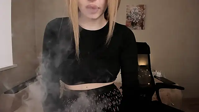 ViolettaLopez online show from February 16, 2025, 1:27 pm