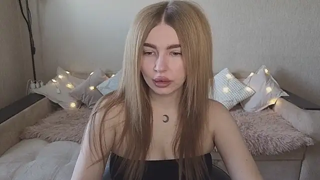 ViolettaLopez online show from September 21, 2025, 12:07 pm