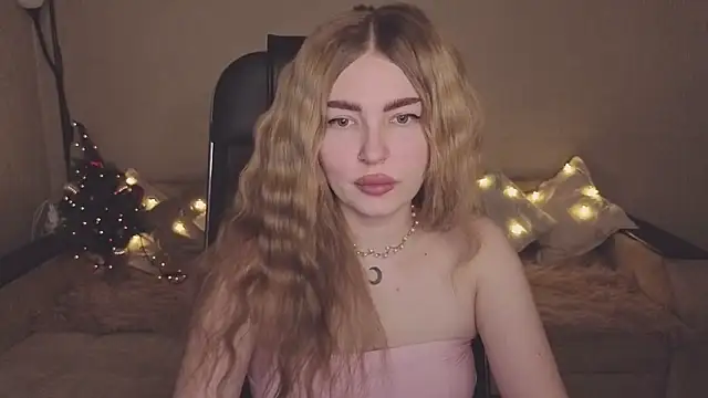 ViolettaLopez online show from December 19, 2025, 12:23 pm