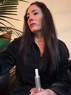 Snapshot of SweeetAlegra chatting on February 9, 2025, 5:43 pm SweeetAlegra online show from February 9, 2025, 5:43 pm