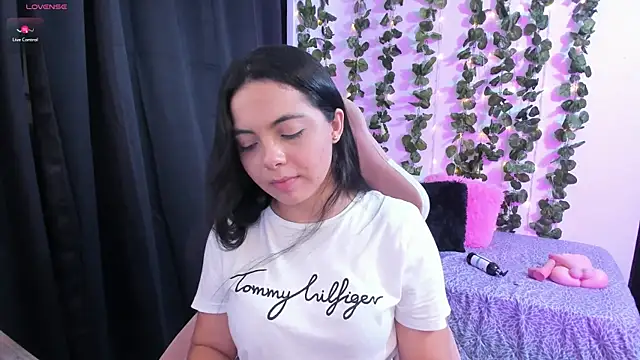 ashley morgan 18 online show from October 2, 2025, 3:13 am