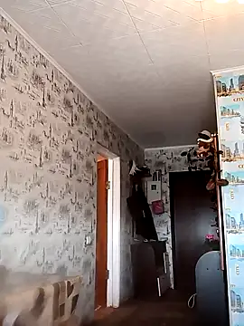 Amy August online show from February 27, 2025, 9:32 am