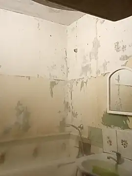 Amy August online show from March 9, 2025, 10:41 am