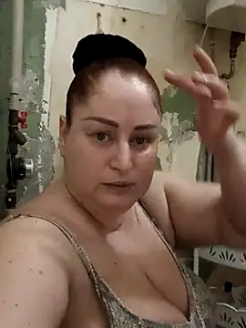 Amy August online show from March 21, 2025, 8:39 am