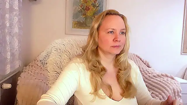 Snapshot of Sarah4you chatting on March 9, 2025, 9:36 pm Sarah4you online show from March 9, 2025, 9:36 pm