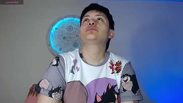 Snapshot of girl_intense444 chatting on January 5, 2025, 12:42 pm girl intense444 online show from January 5, 2025, 12:42 pm