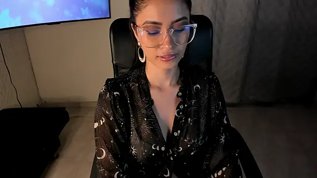 PaulinaBelushi online show from July 15, 2026, 3:23 am