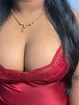 Snapshot of Dhiyapink chatting on December 6, 2024, 5:11 pm Dhiyapink online show from December 6, 2024, 5:11 pm