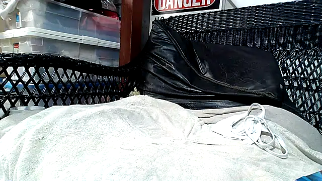 HungHawaiian808xh online show from September 23, 2025, 9:18 pm