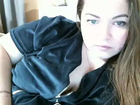 Snapshot of cute__cherry chatting on February 7, 2025, 10:30 pm cute cherry online show from February 7, 2025, 10:30 pm