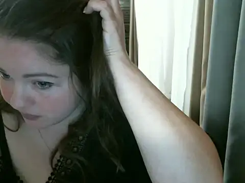 Snapshot of cute__cherry chatting on February 14, 2025, 4:41 pm cute cherry online show from February 14, 2025, 4:41 pm