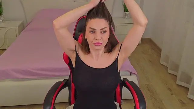 Snapshot of itsmekarina chatting on March 28, 2026, 10:59 am itsmekarina online show from March 28, 2026, 10:59 am