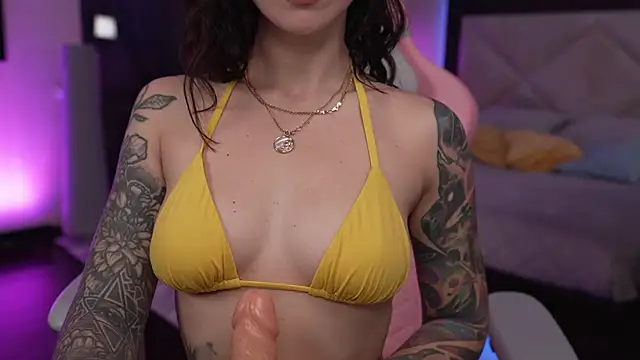 Snapshot of GirlGogo chatting on November 6, 2025, 10:10 pm GirlGogo online show from November 6, 2025, 10:10 pm