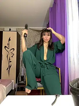 SofiaFoster  online show from April 15, 2026, 3:02 am