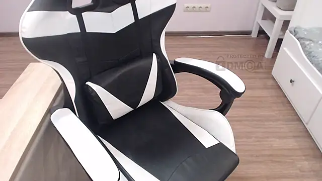 Snapshot of Mandarin4ks chatting on February 5, 2025, 9:40 pm Mandarin4ks online show from February 5, 2025, 9:40 pm