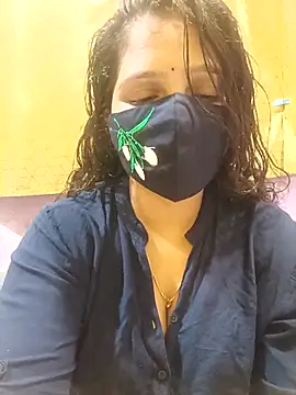 Snapshot of Rising_Smiler chatting on September 19, 2025, 6:19 pm Rising Smiler online show from September 19, 2025, 6:19 pm