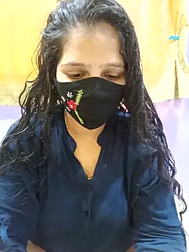 Snapshot of Rising_Smiler chatting on October 10, 2025, 8:24 am Rising Smiler online show from October 10, 2025, 8:24 am